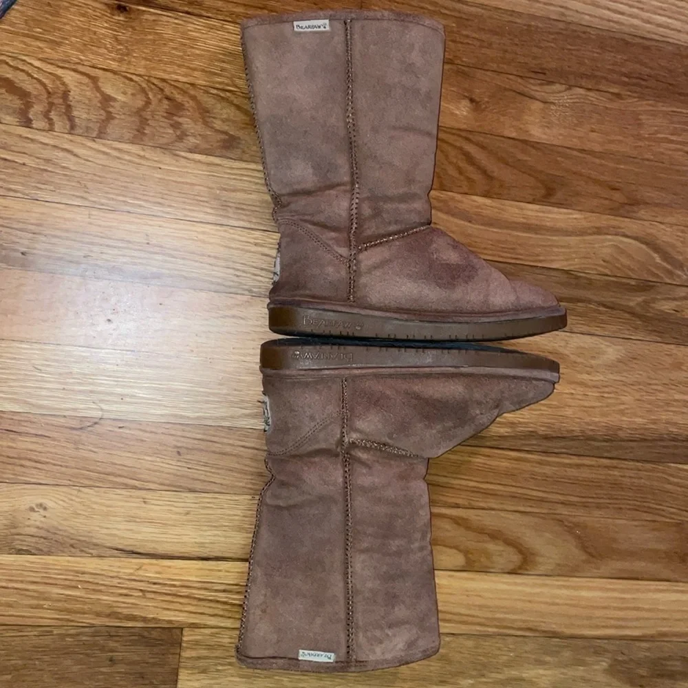 BearPaw Emma Low Sheepskin/Wool‎ Lined Suede boots.  Size 7